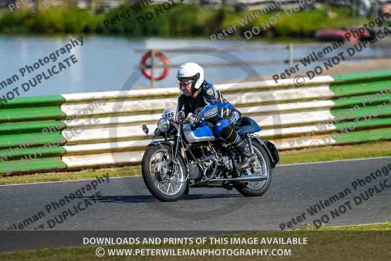 Vintage motorcycle club;eventdigitalimages;mallory park;mallory park trackday photographs;no limits trackdays;peter wileman photography;trackday digital images;trackday photos;vmcc festival 1000 bikes photographs